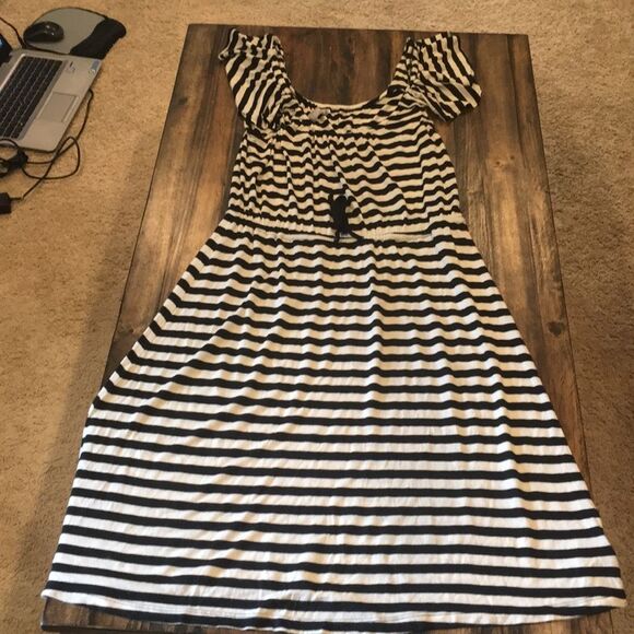 Old Navy Black/Cream Striped Dress - Picture 1 of 7
